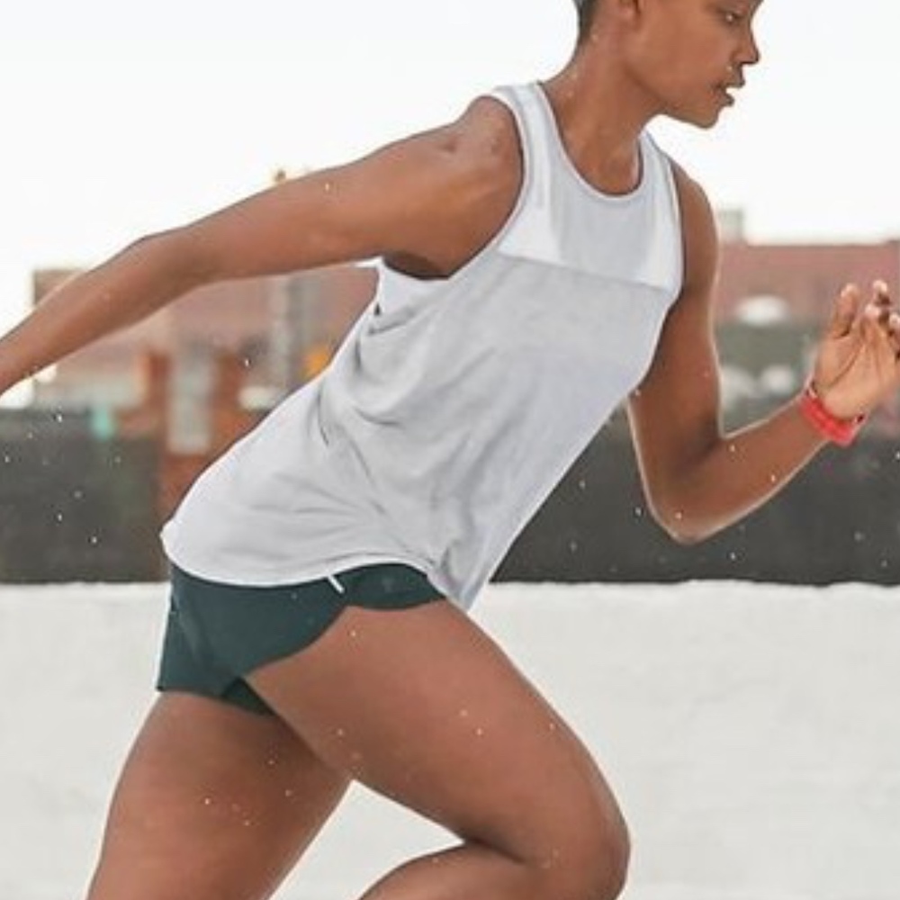 ATHLETA AIRY ESSENCE TANK NWT - Picture 3 of 4